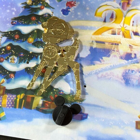 Disneyland Bambi Santa Trading Pin Christmas Brooch Badge Lapel Pin Jewelry Pin - Picture 3 of 6